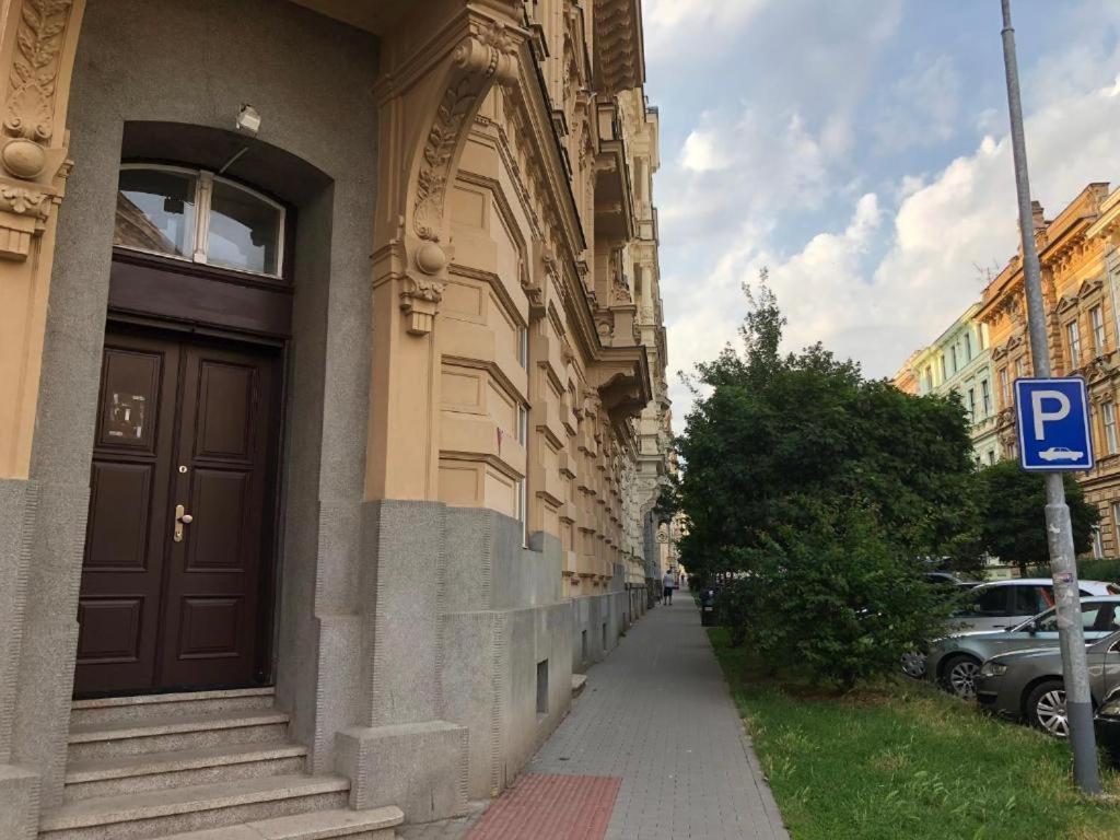 Rooms Veveri - Uvoz, 10 Min Peski Do Centru Brno Exteriör bild