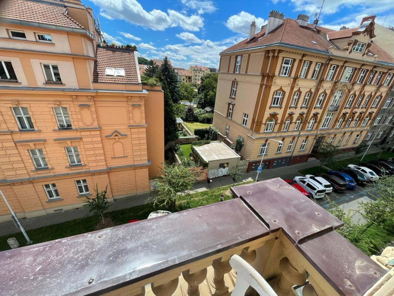 Rooms Veveri - Uvoz, 10 Min Peski Do Centru Brno Exteriör bild